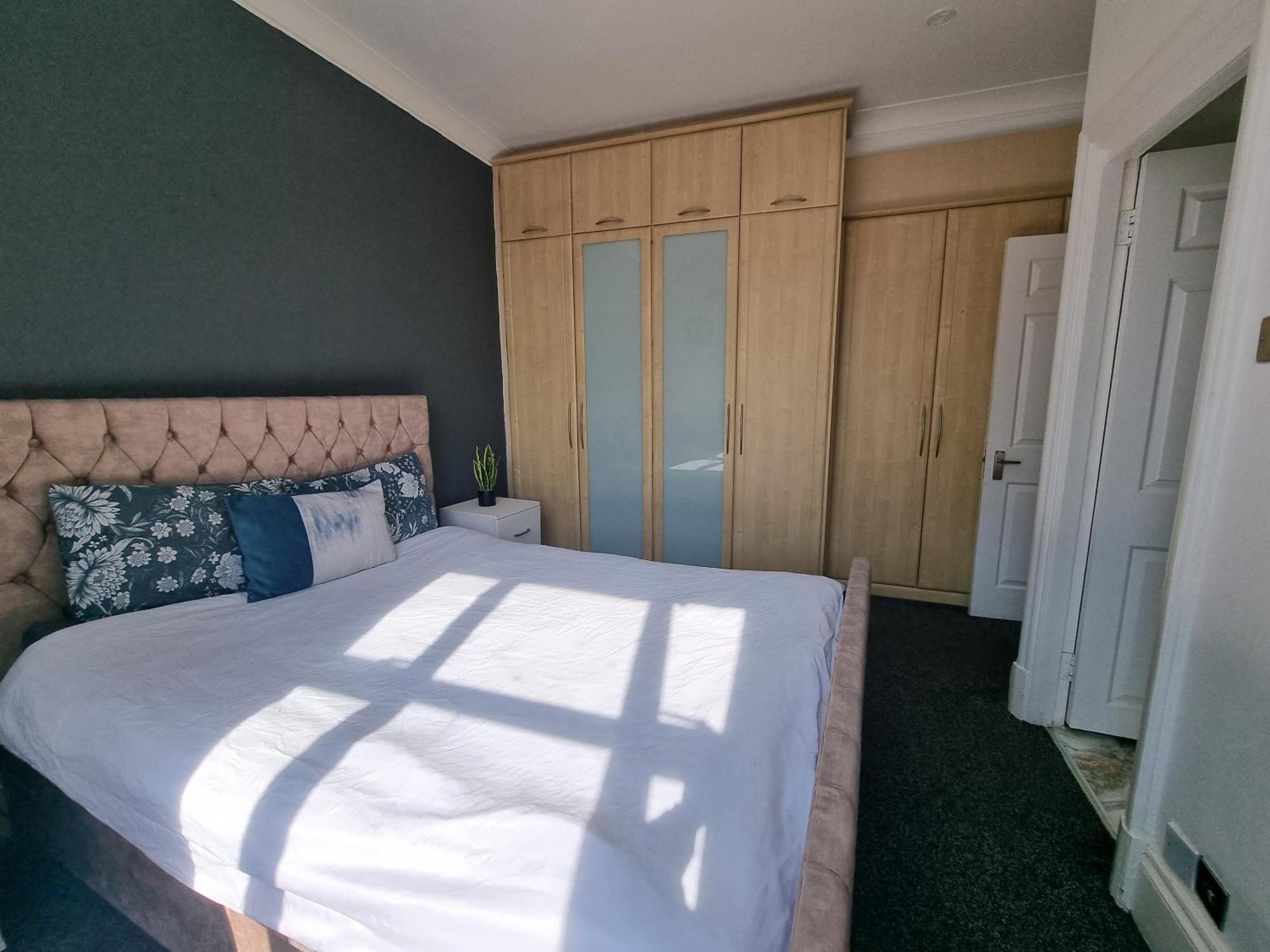 4th Flr Fantastic 3 Bedroom Flat In W2-g15 London