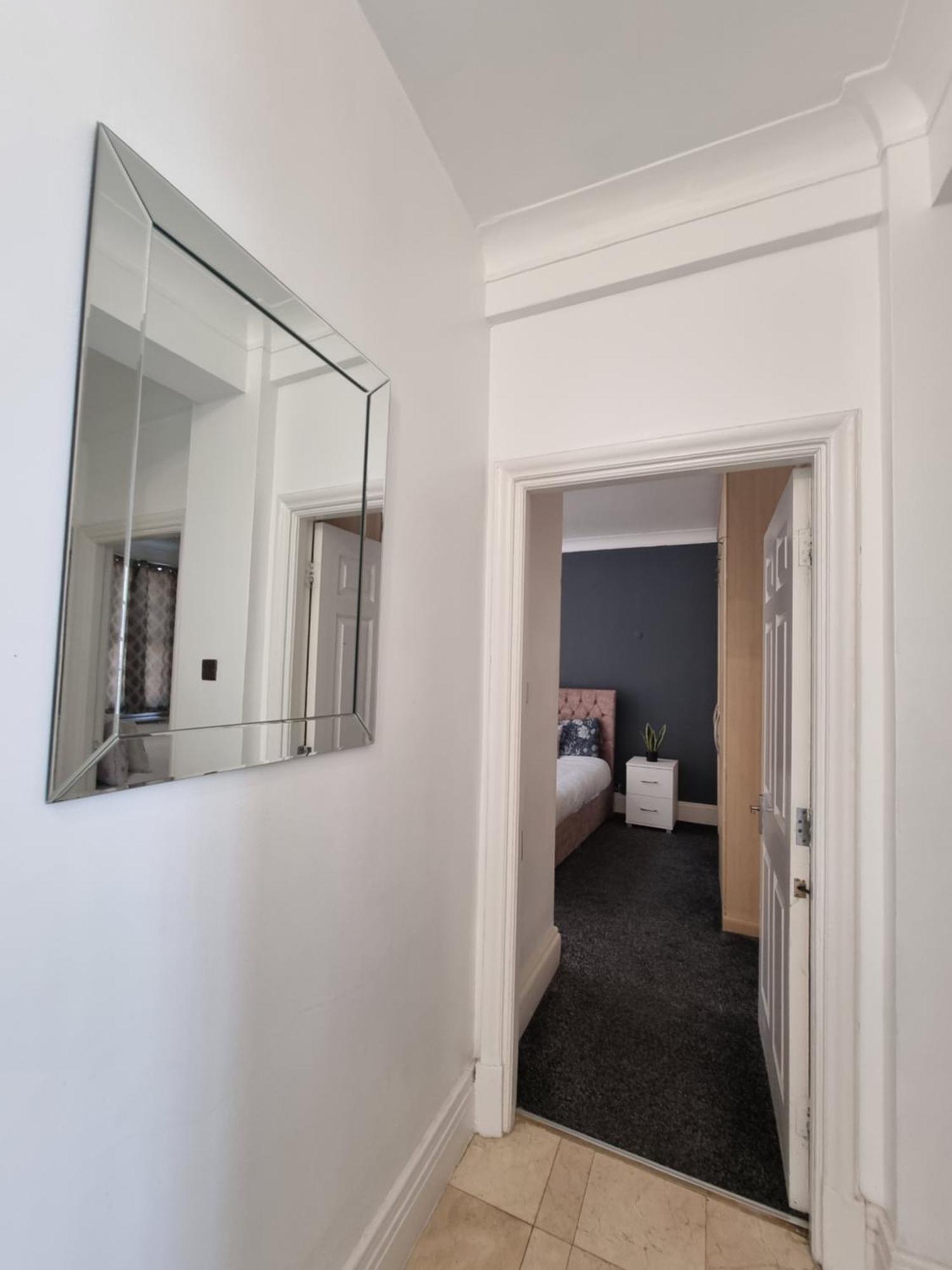 4th Flr Fantastic 3 Bedroom Flat In W2-g15