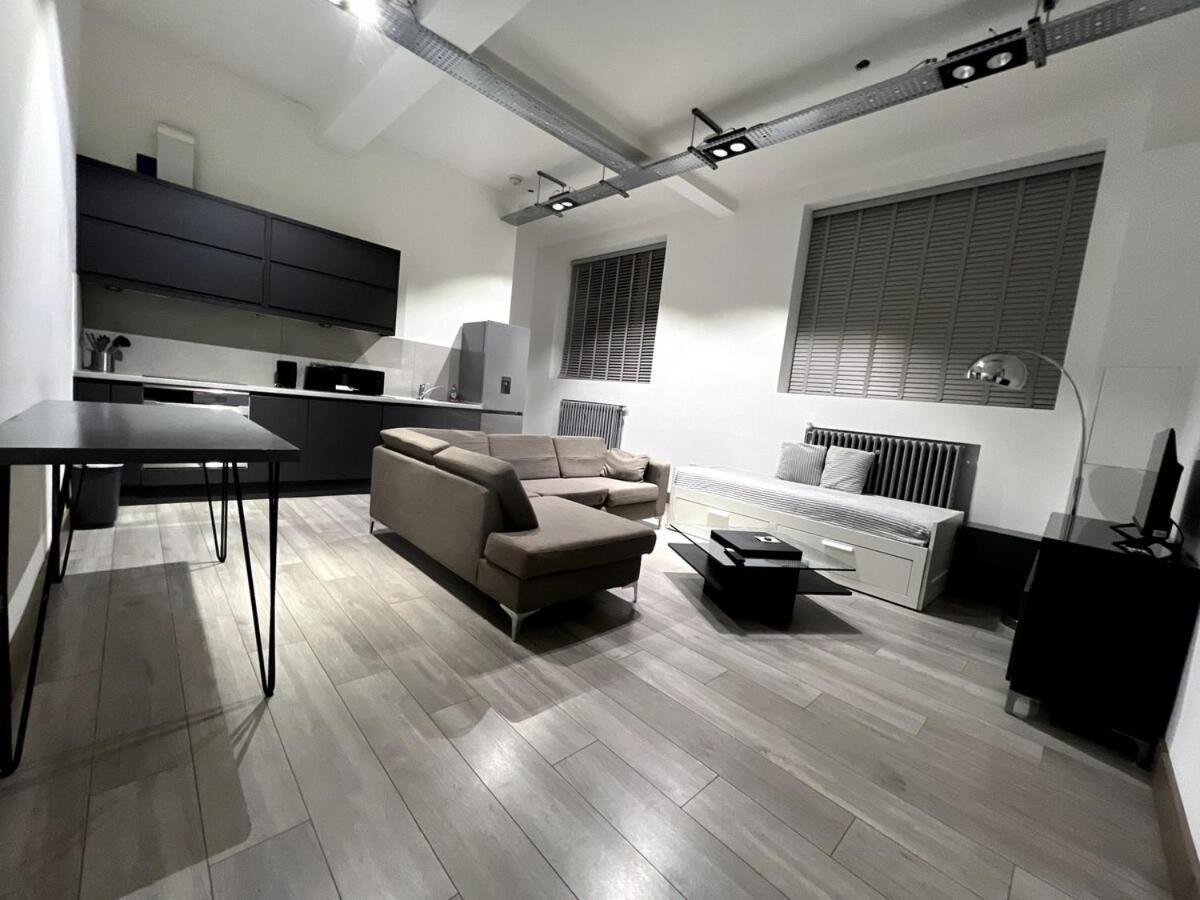 Modern 2Bed Warehouse Conversion Apartment For 6 People - London *