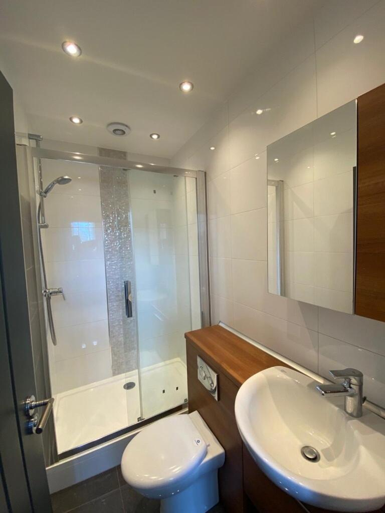 Apartment Modern 2bed Warehouse Conversion Apartment, West London
