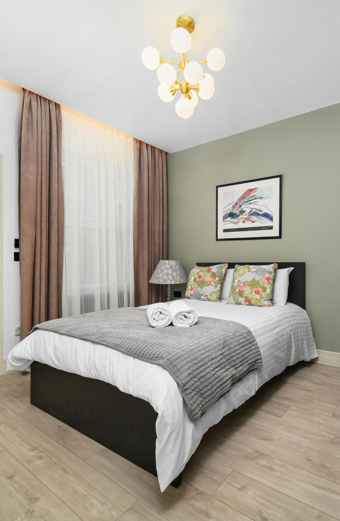 The Turrets, Willesden Apartment