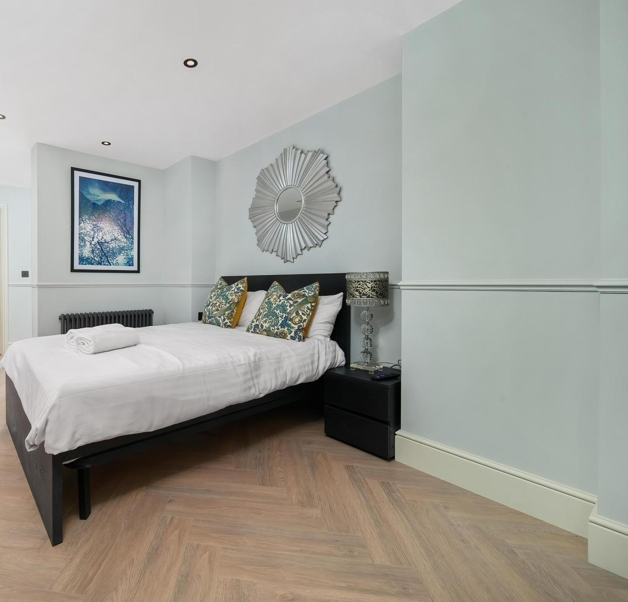 The Turrets, Willesden Apartment