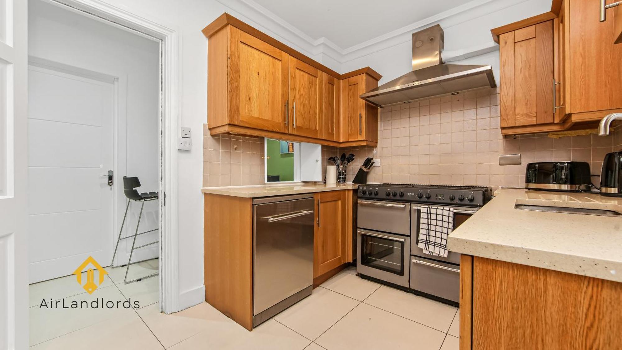 Holiday home Exceptional 4 Bedroom House Paddington Station! London