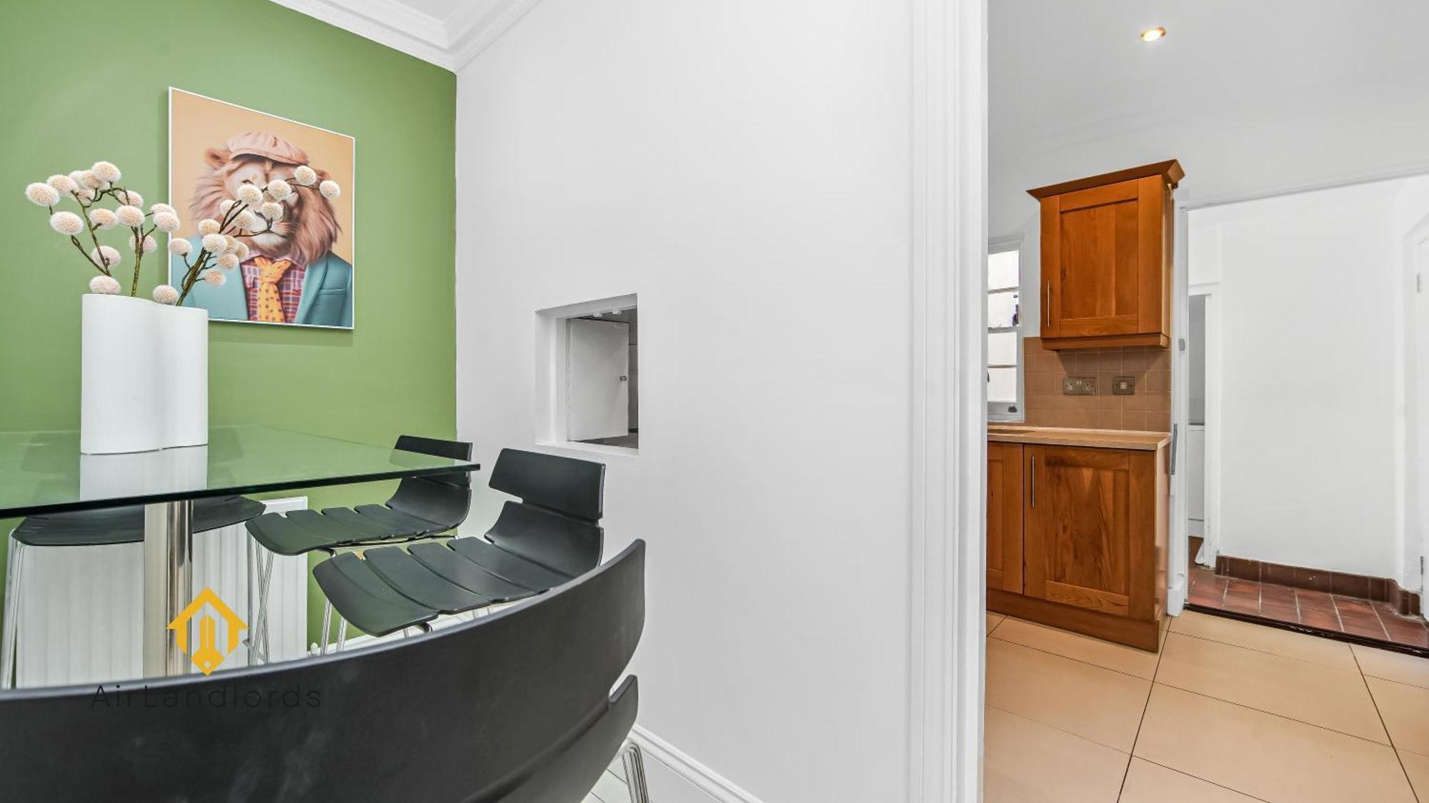 Exceptional 4 Bedroom House Paddington Station! *