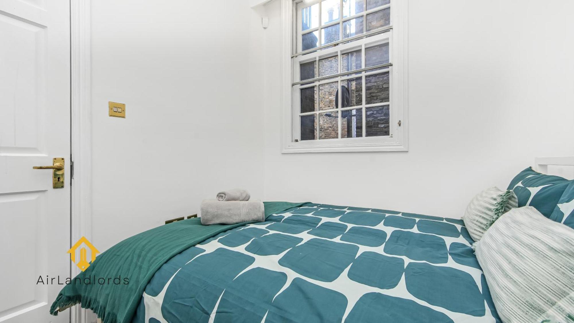 Exceptional 4 Bedroom House Paddington Station! *
