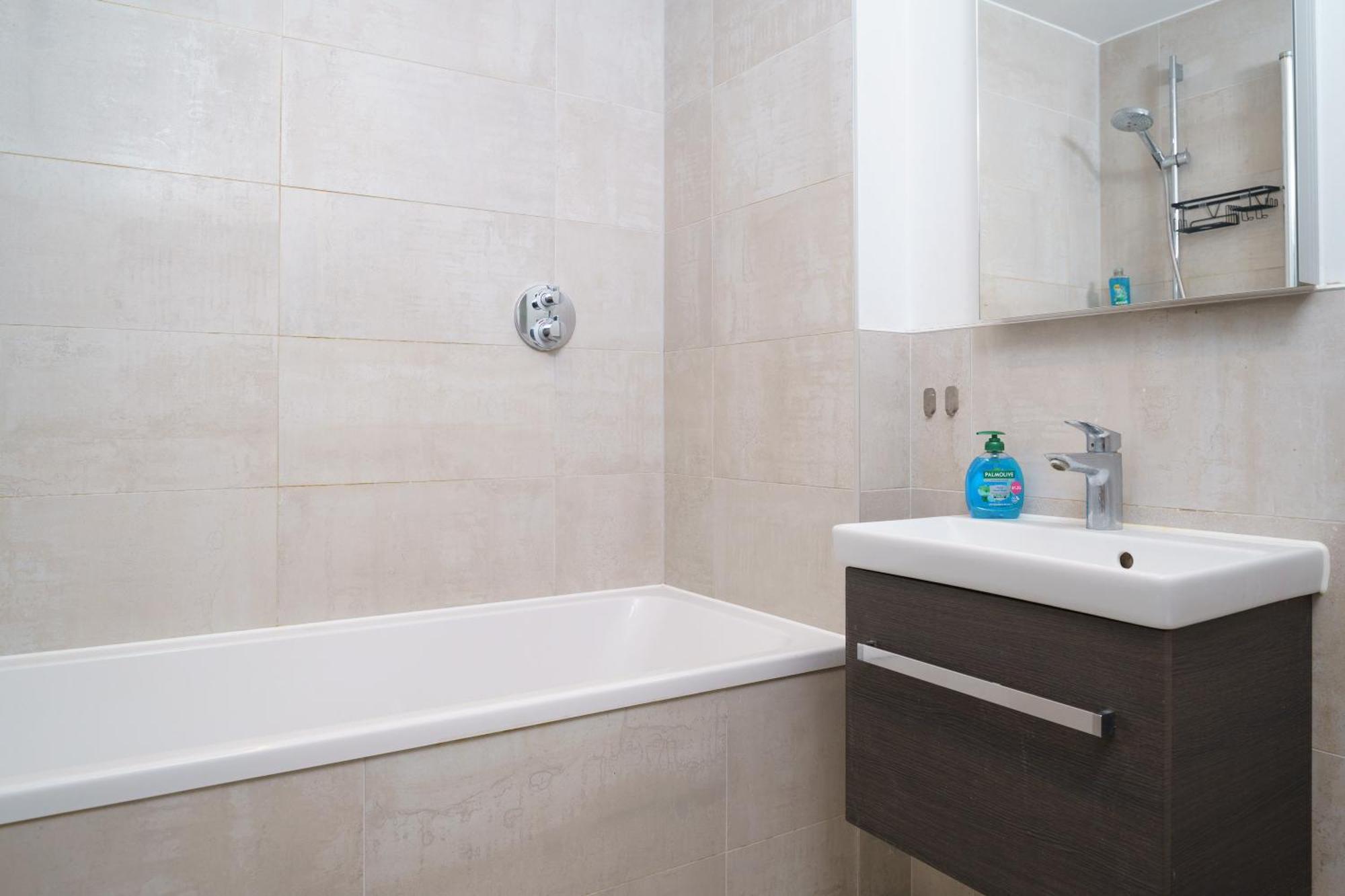 Luxury 1br Tottenham *