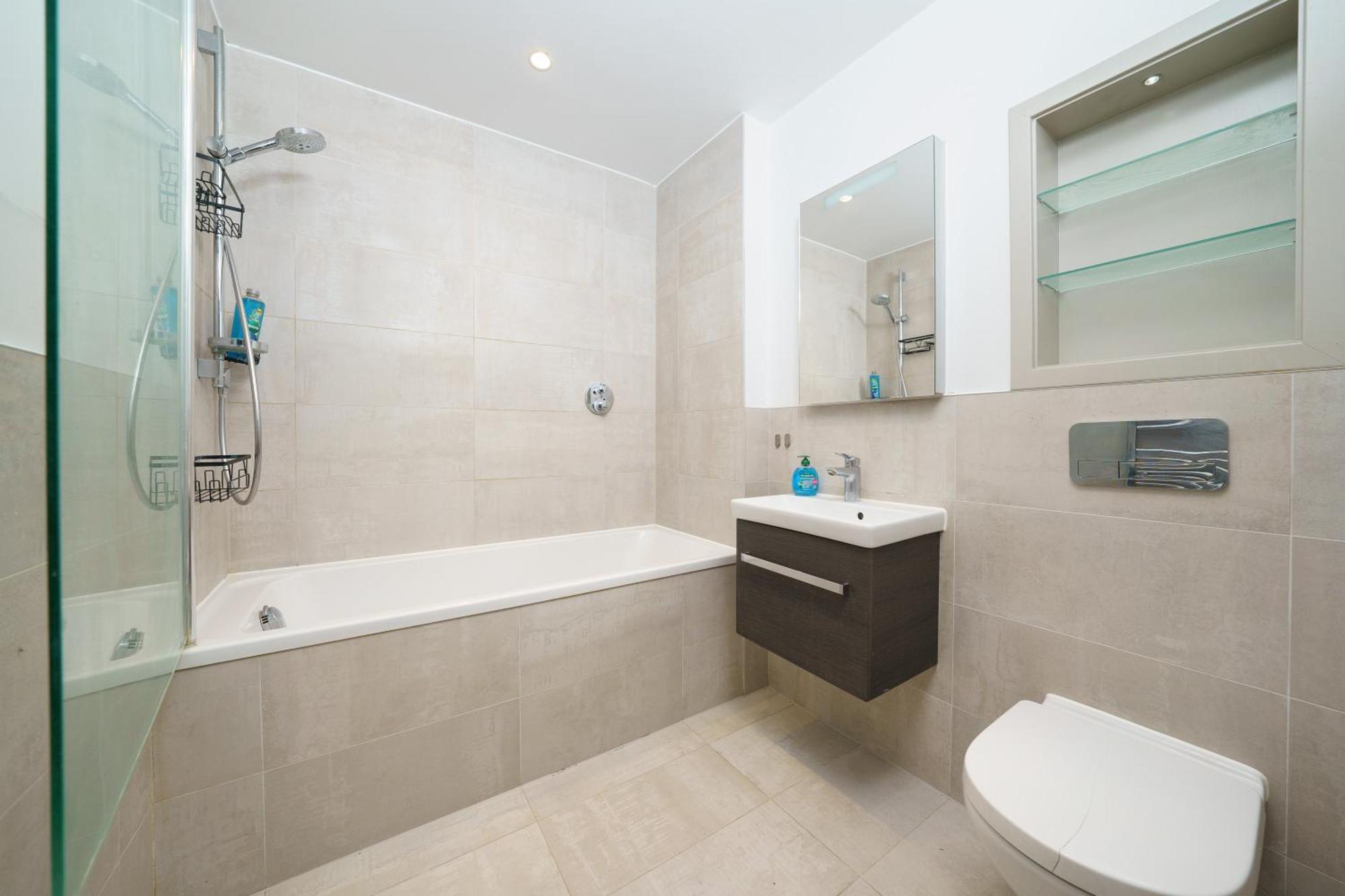 Luxury 1br Tottenham *