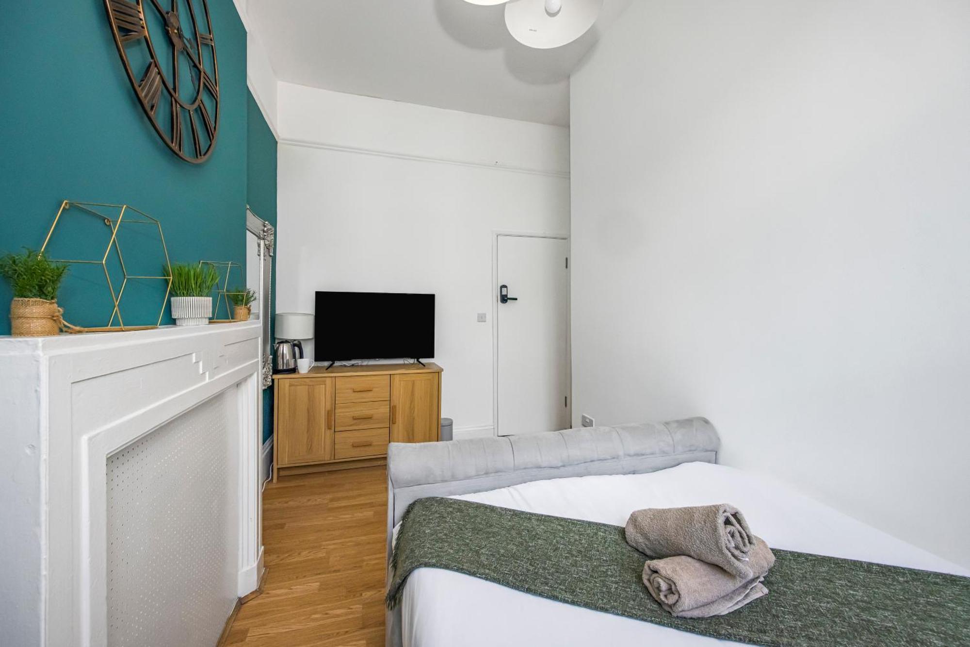 Pimlico Hub * London