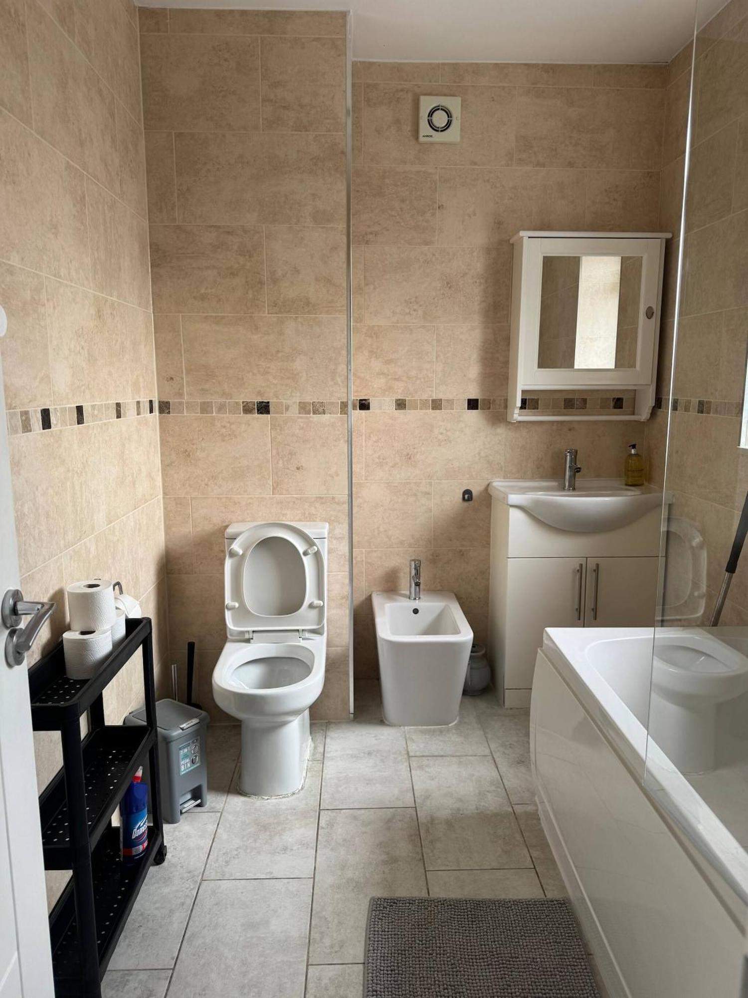 Beautiful 2 Bed Cricklewood Apartment *
