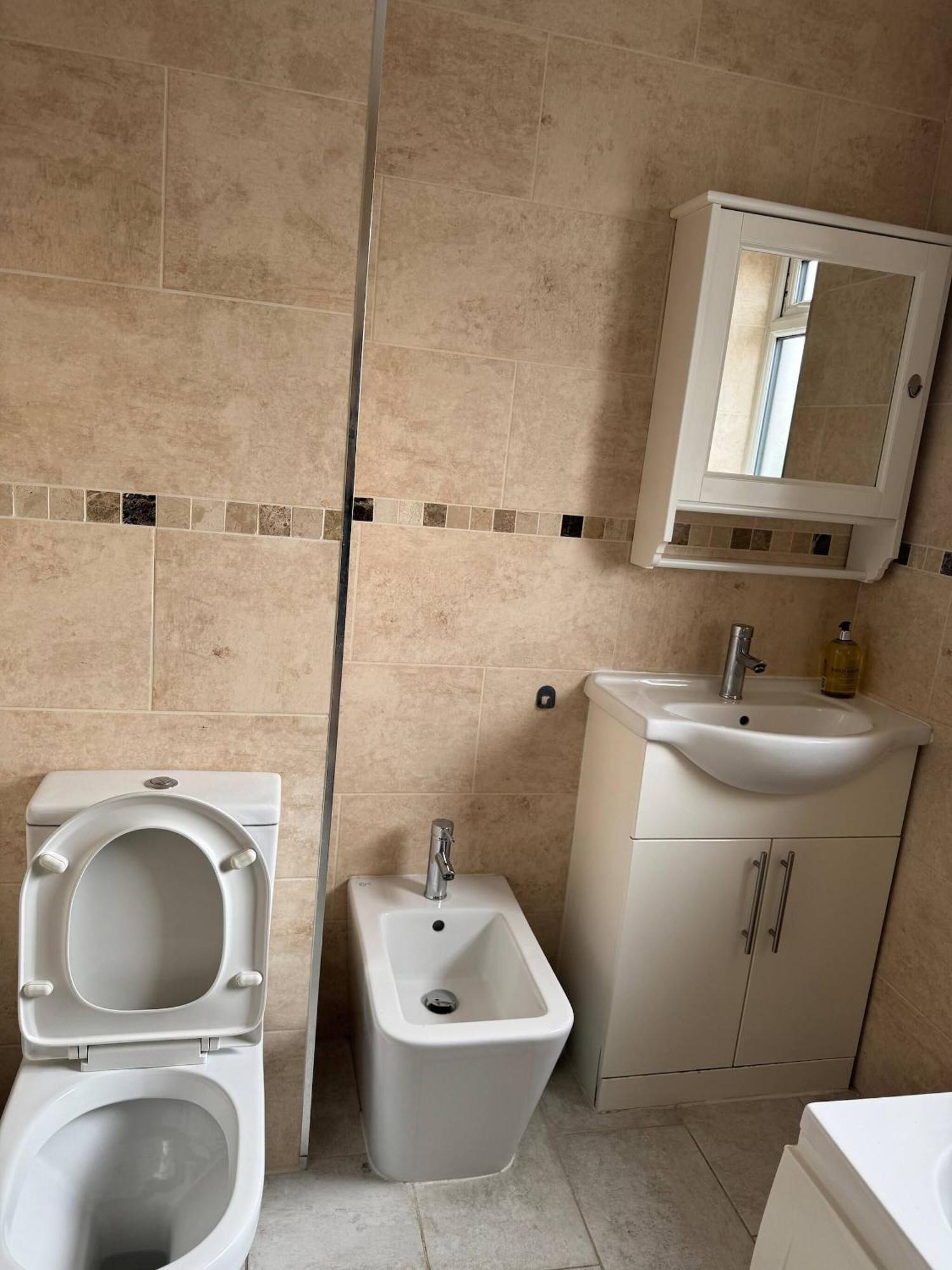 Apartment Beautiful 2 Bed Cricklewood *
