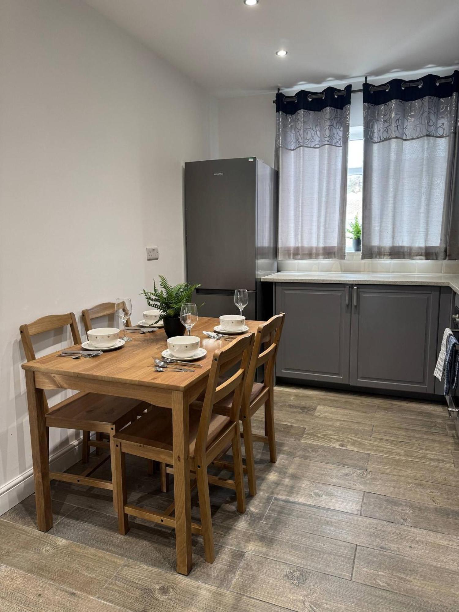 Beautiful 2 Bed Cricklewood Apartment *