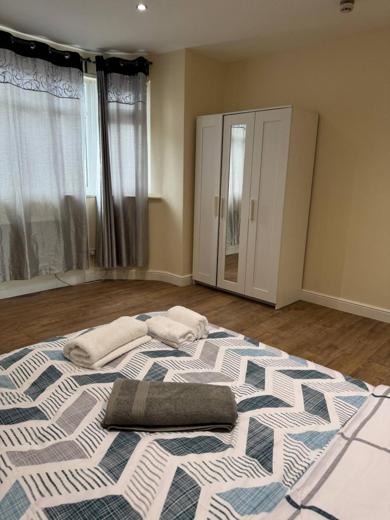 Beautiful 2 Bed Cricklewood * London
