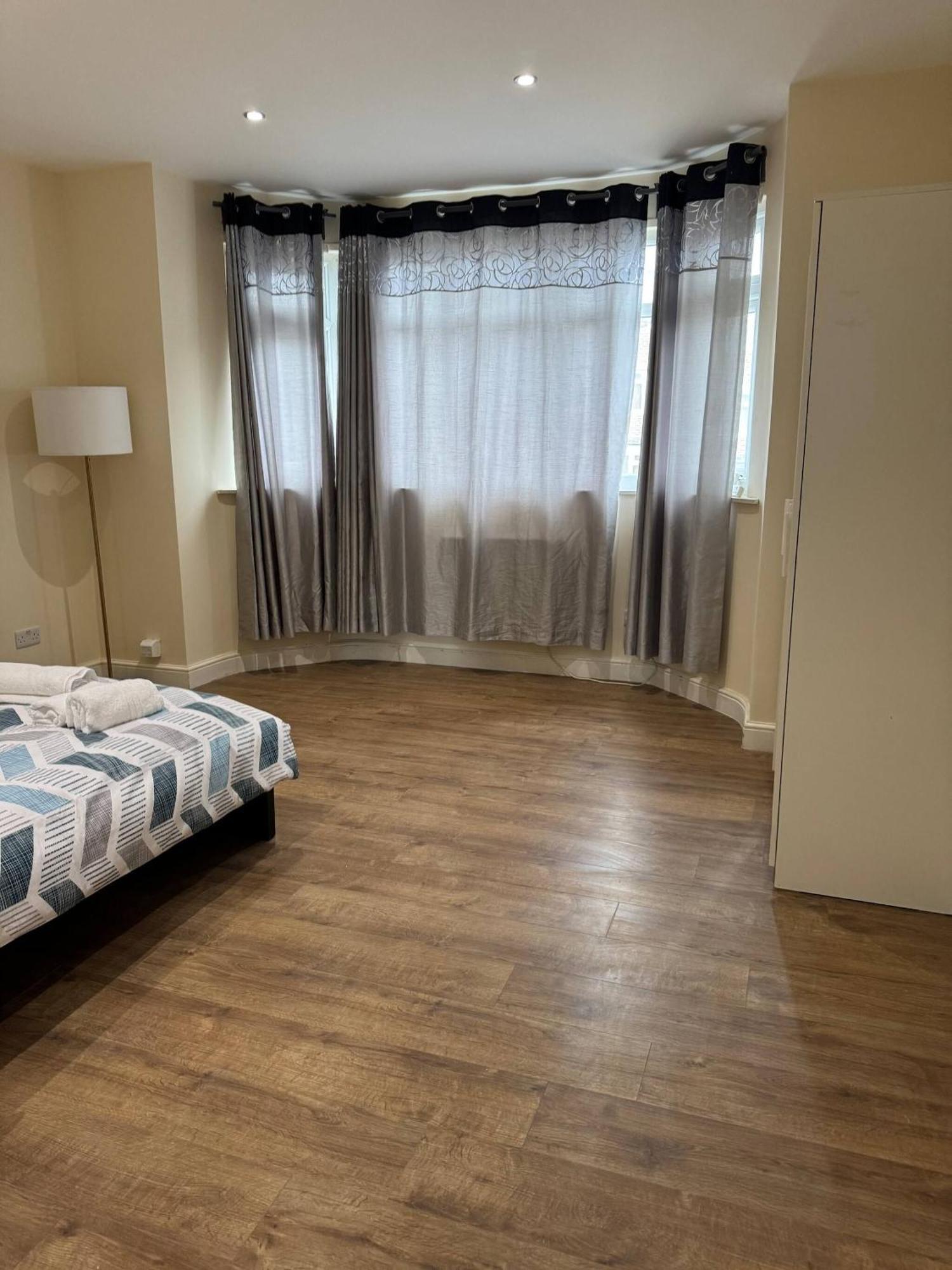 Beautiful 2 Bed Cricklewood Apartment London