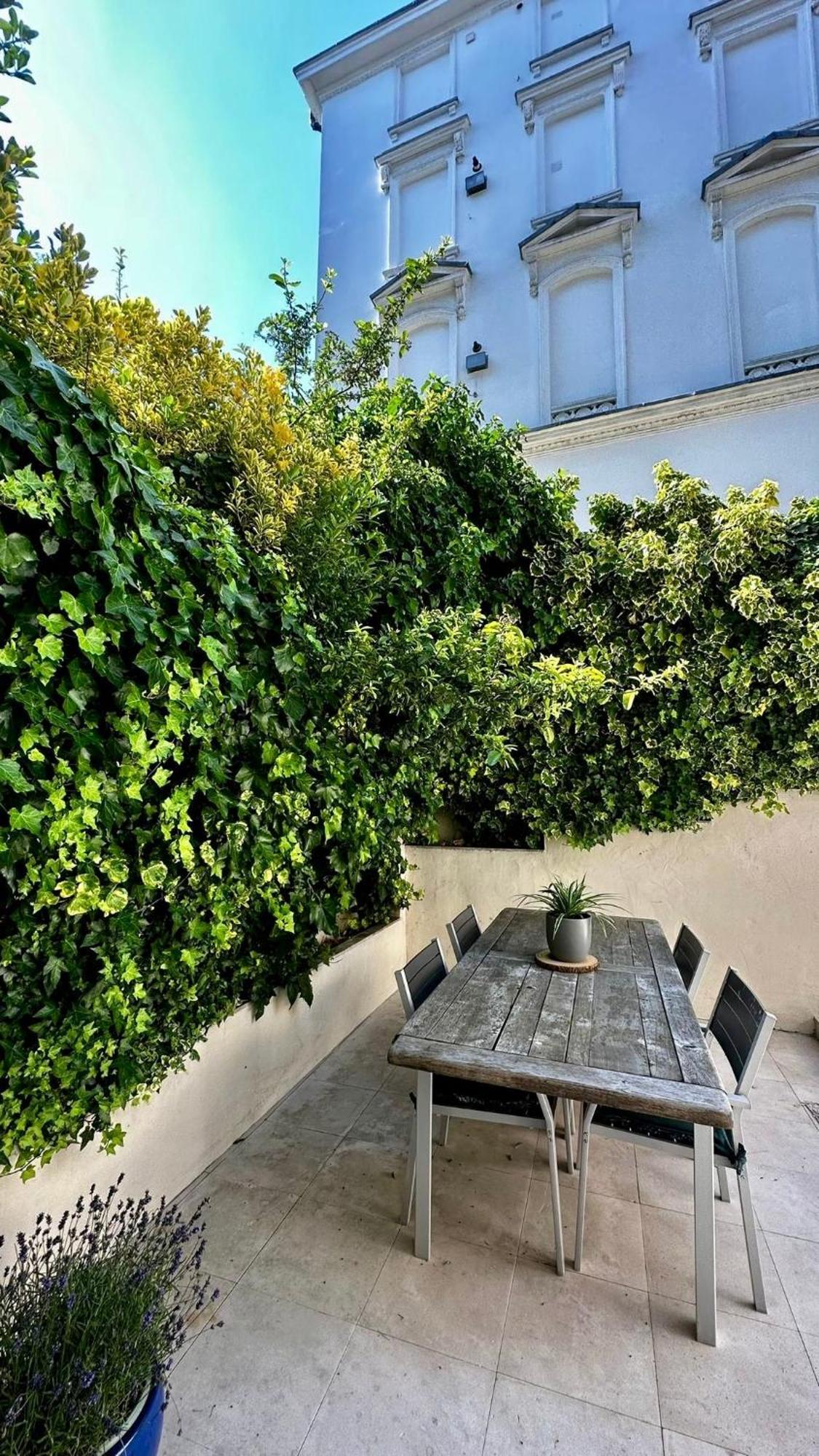 Iconic Little Venice With Private Garden Apartment