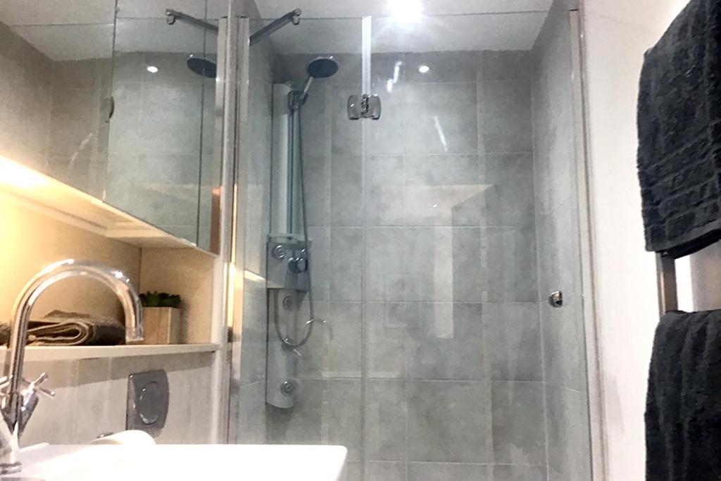 5 Regal House Apartment London