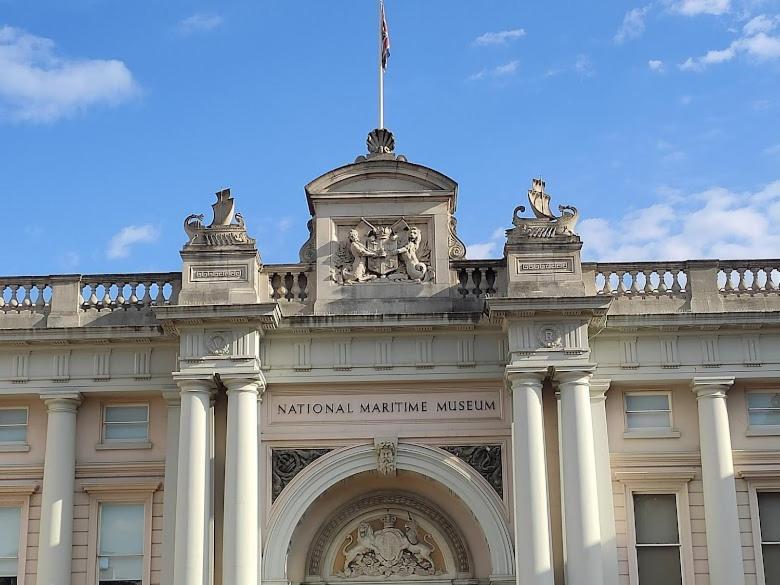 Maitland Luxury 2 Bedroom Greenwich With Good Living Space Sleeps 5 Guest- 1 Minute From Greenwich Dlr Station London