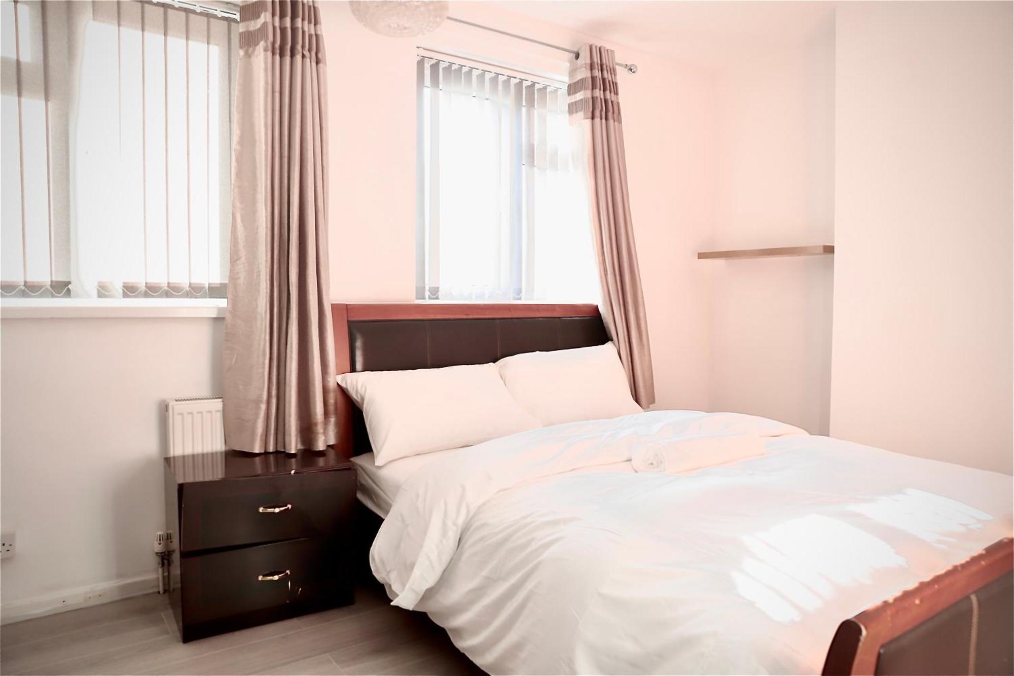 Apartment Maitland Luxury 2 Bedroom Greenwich With Good Living Space Sleeps 5 Guest- 1 Minute From Greenwich Dlr Station *