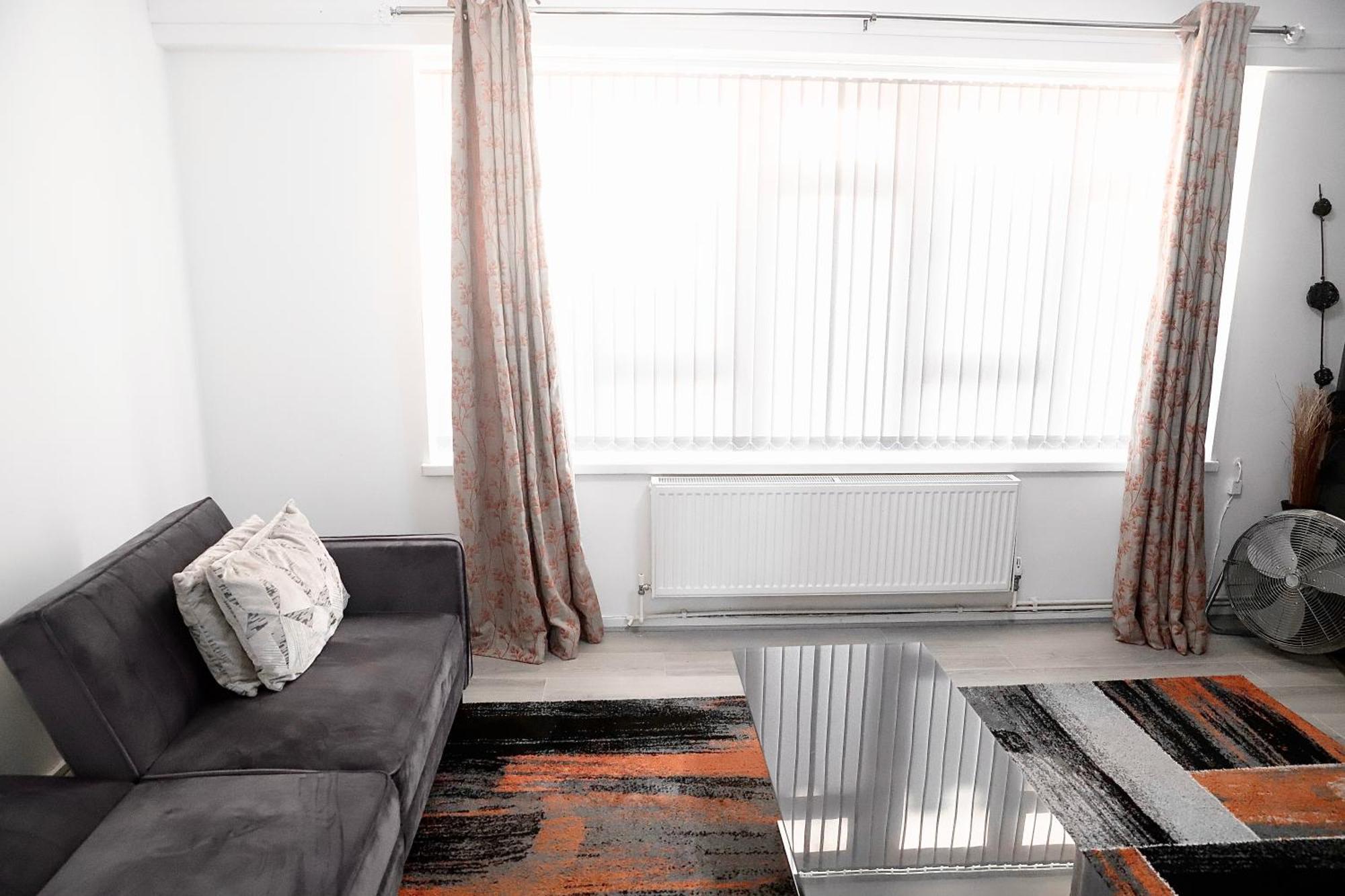 Maitland Luxury 2 Bedroom Greenwich With Good Living Space Sleeps 5 Guest- 1 Minute From Greenwich Dlr Station