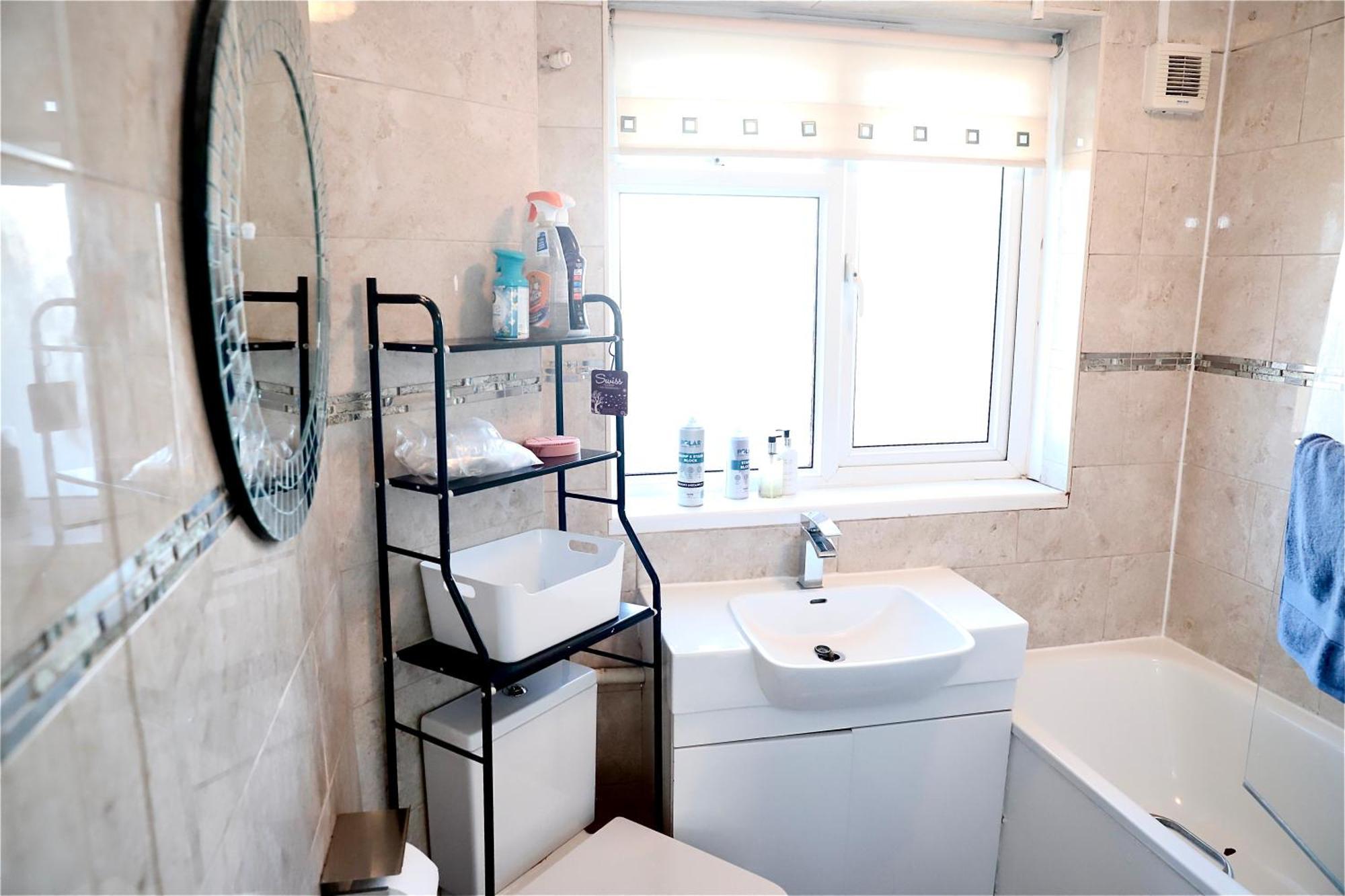 Maitland Luxury 2 Bedroom Greenwich With Good Living Space Sleeps 5 Guest- 1 Minute From Greenwich Dlr Station