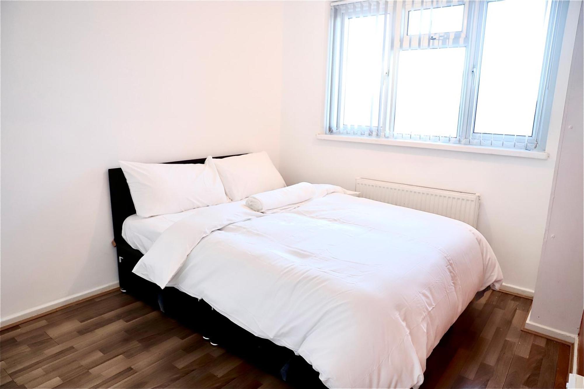 Maitland Luxury 2 Bedroom Greenwich With Good Living Space Sleeps 5 Guest- 1 Minute From Greenwich Dlr Station * London