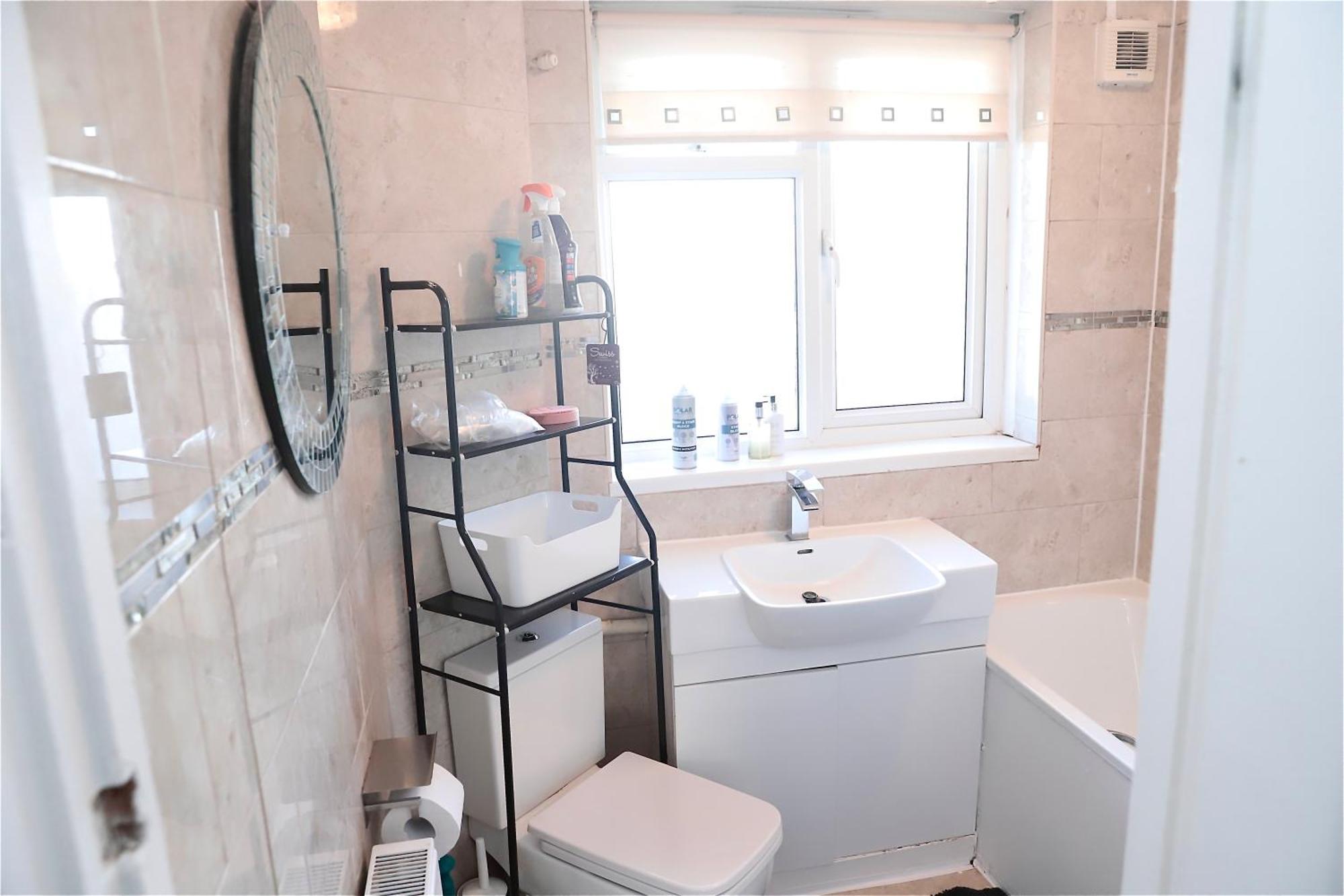 Maitland Luxury 2 Bedroom Greenwich With Good Living Space Sleeps 5 Guest- 1 Minute From Greenwich Dlr Station Apartment London