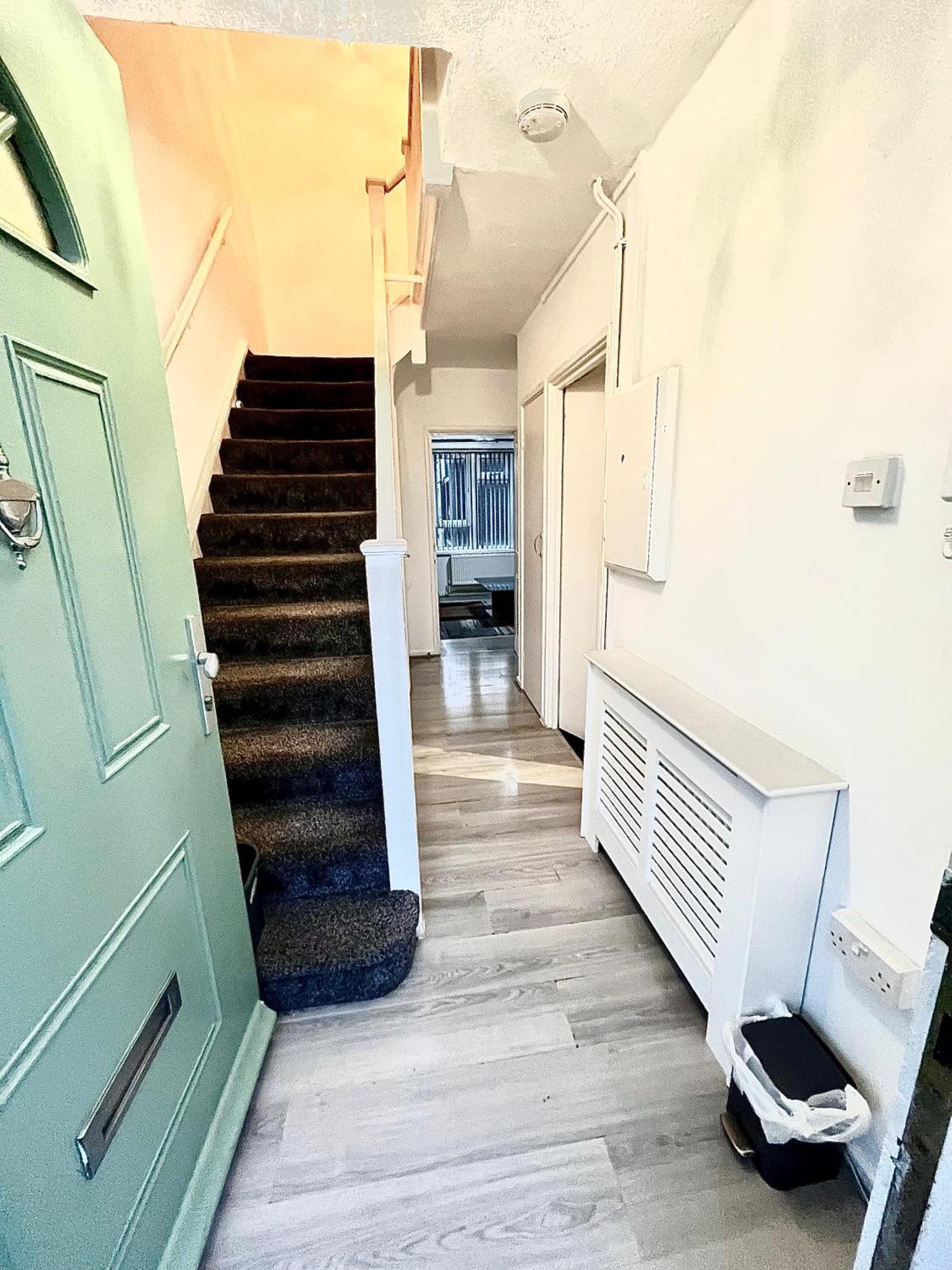 Maitland Luxury 2 Bedroom Greenwich With Good Living Space Sleeps 5 Guest- 1 Minute From Greenwich Dlr Station Apartment London