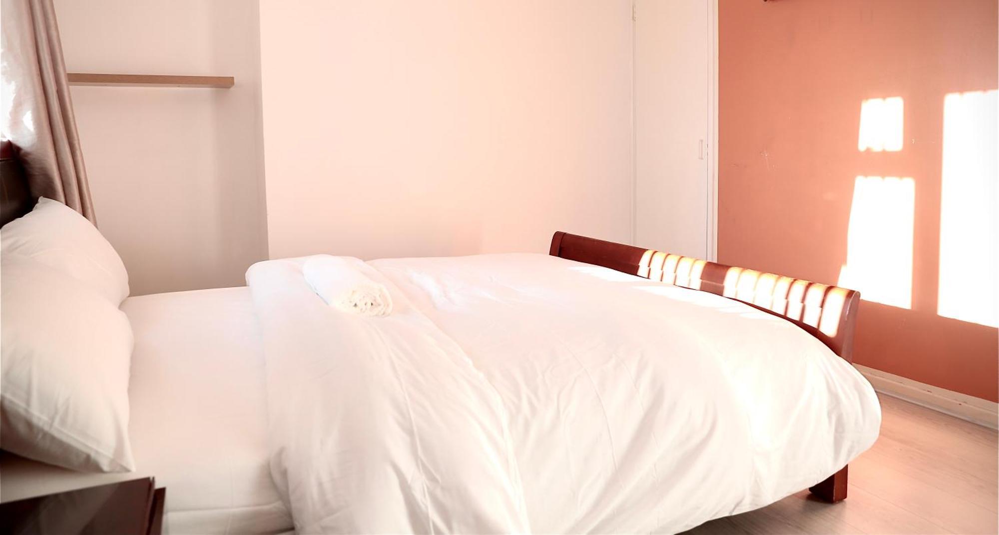 Maitland Luxury 2 Bedroom Greenwich With Good Living Space Sleeps 5 Guest- 1 Minute From Greenwich Dlr Station