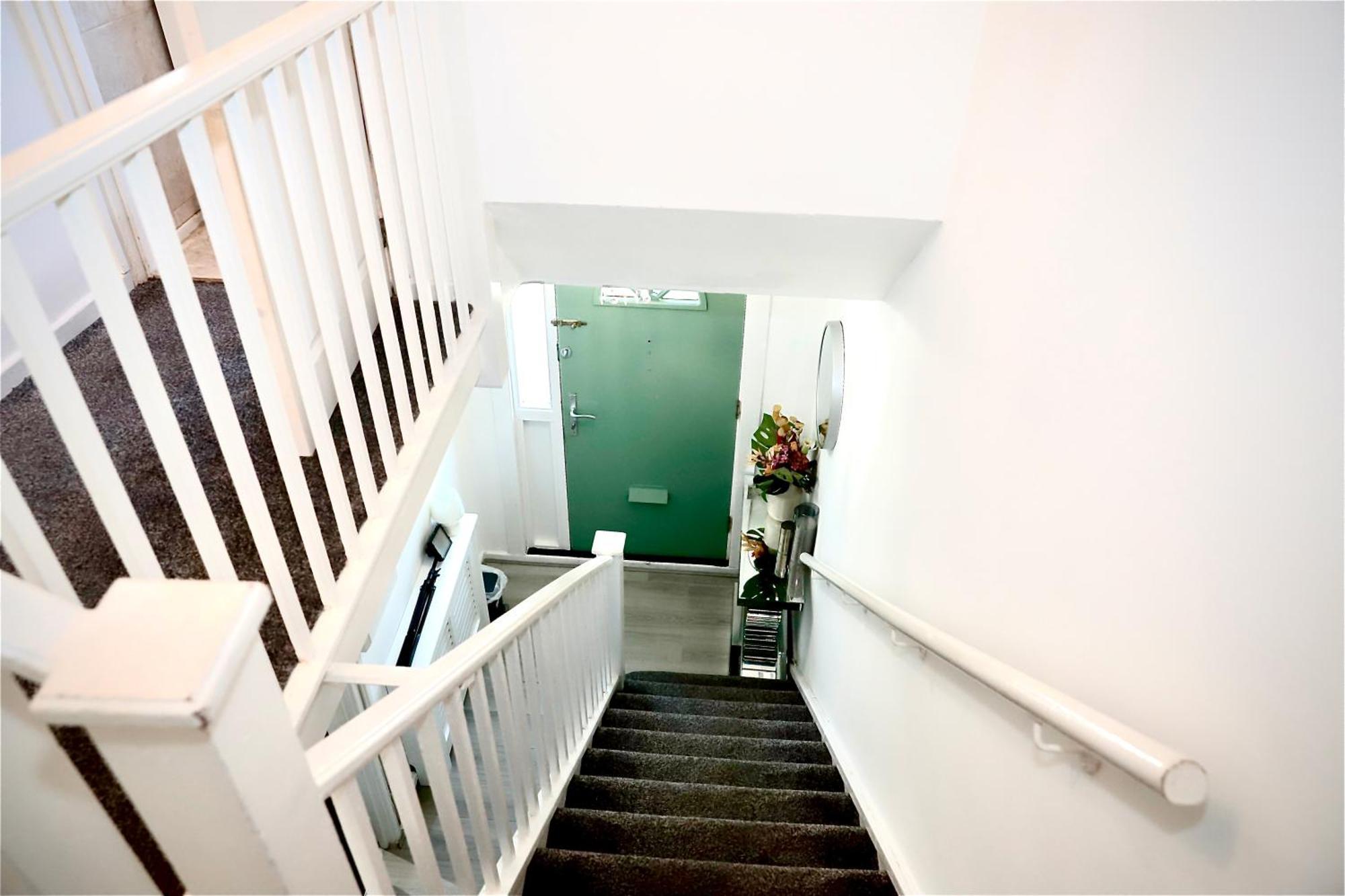 Maitland Luxury 2 Bedroom Greenwich With Good Living Space Sleeps 5 Guest- 1 Minute From Greenwich Dlr Station