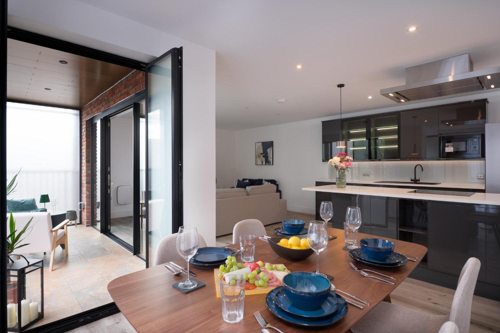 Fulham Luxury High-spec With Large Balcony, Location, Near Fulham And Chelsea Stadiums