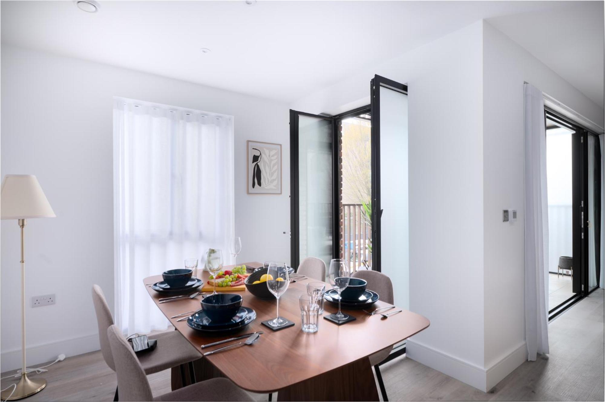 Fulham Luxury High-spec With Large Balcony, Location, Near Fulham And Chelsea Stadiums Apartment
