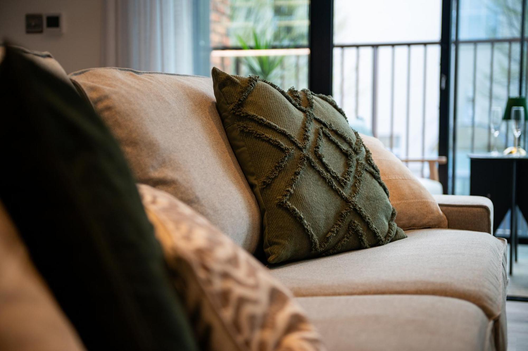Fulham Luxury High-spec With Large Balcony, Location, Near Fulham And Chelsea Stadiums Apartment *