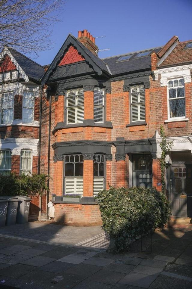 Stunning 5-bedroom House In The Heart Of *
