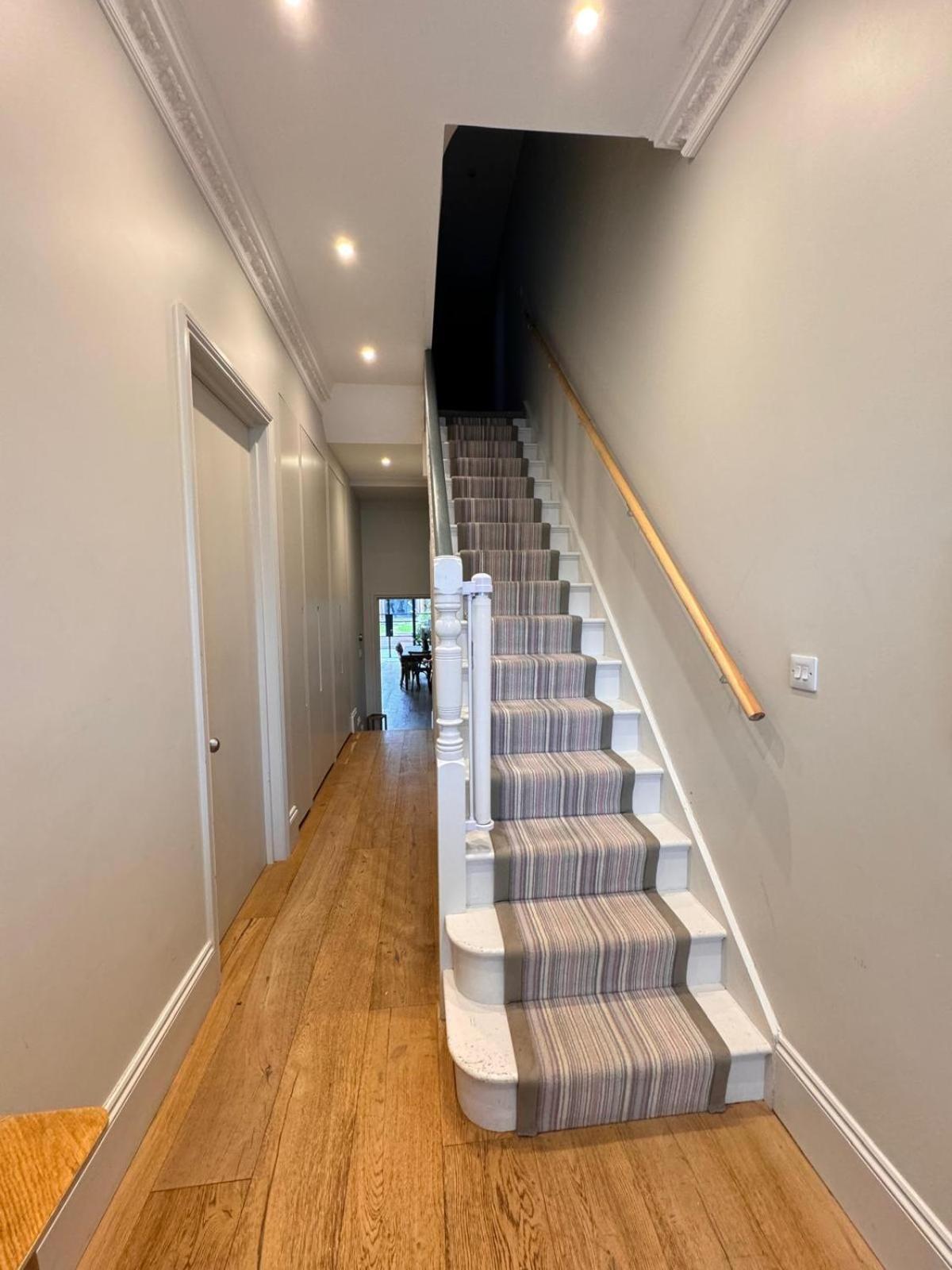 Holiday home Stunning 5-bedroom House In The Heart Of London