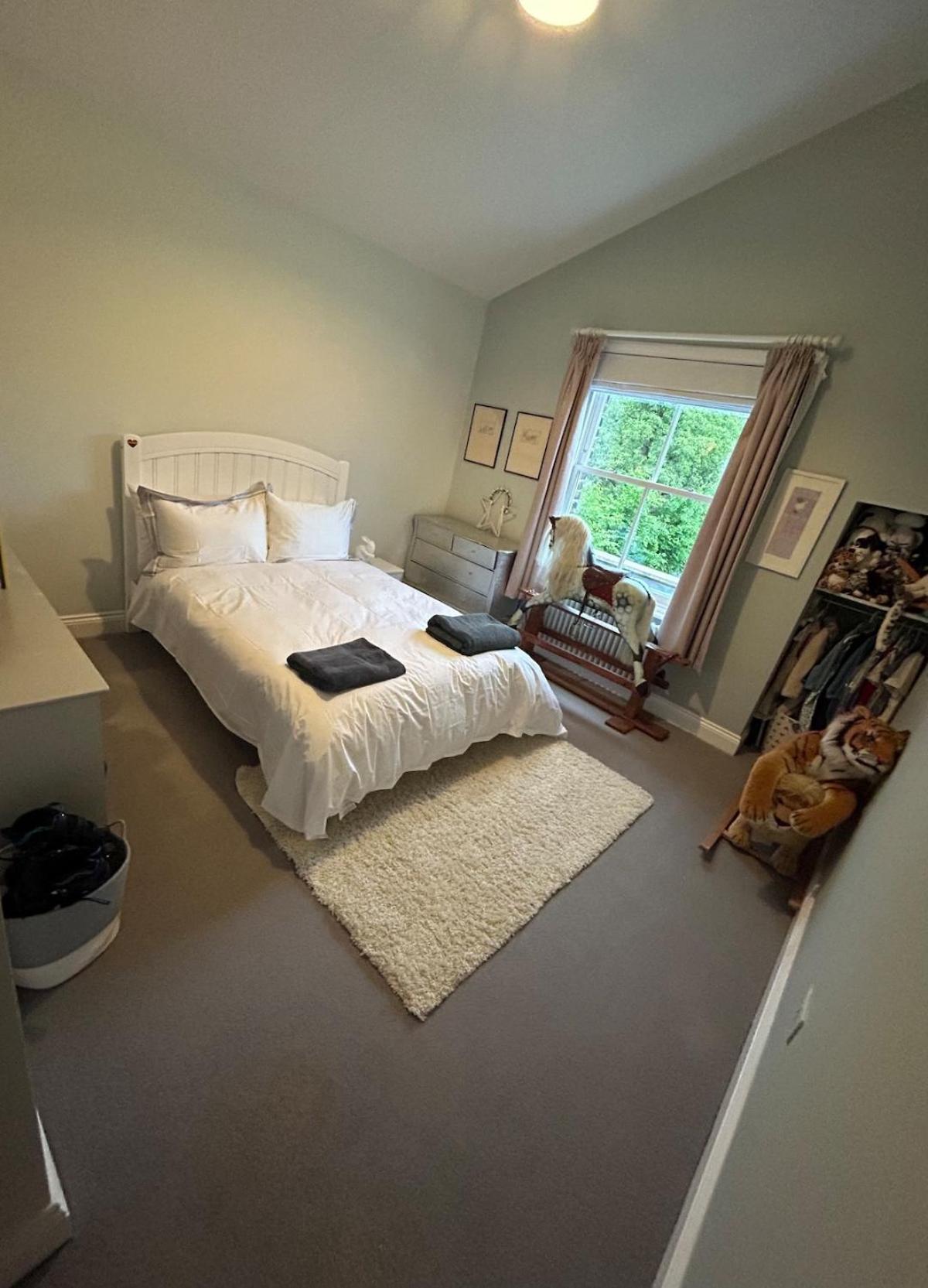 Stunning 5-bedroom House In The Heart Of Holiday home