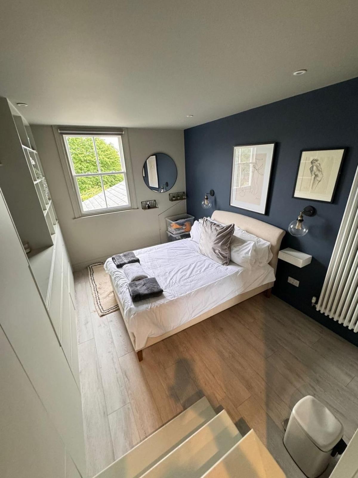 Holiday home Stunning 5-bedroom House In The Heart Of