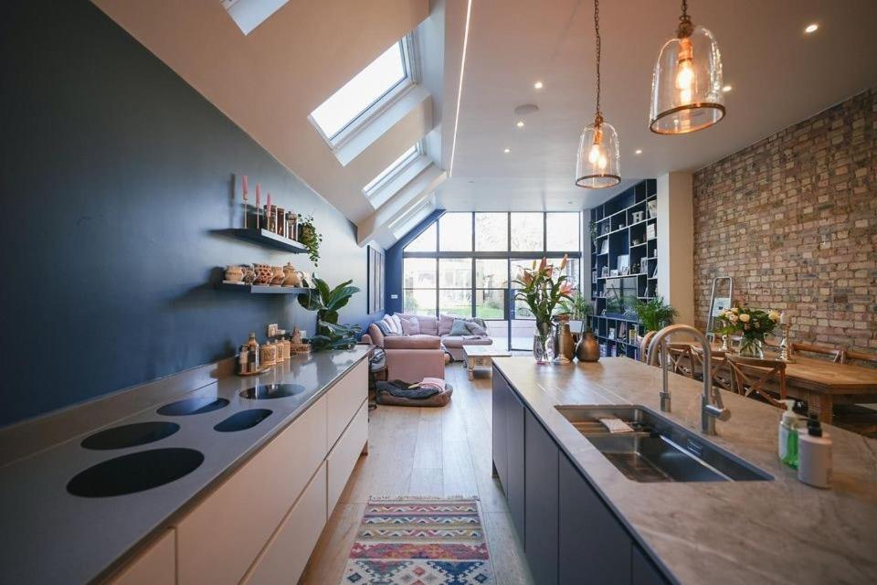 Stunning 5-bedroom House In The Heart Of * London