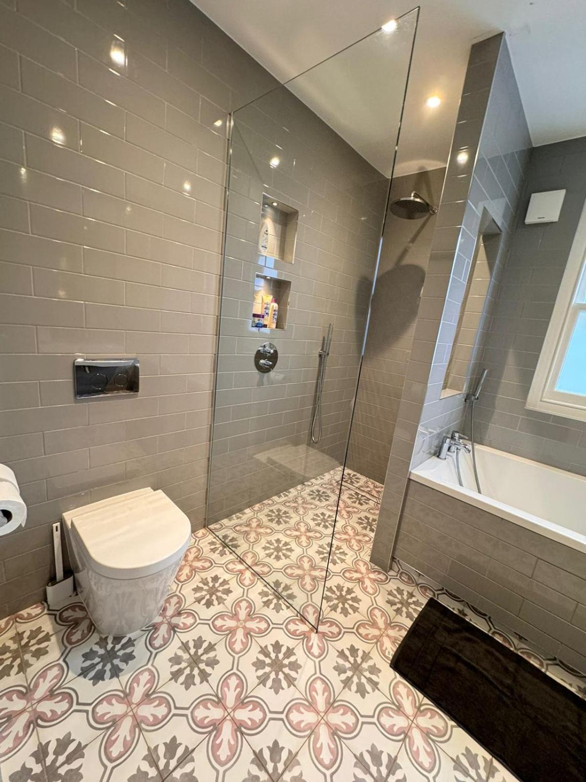 Stunning 5-bedroom House In The Heart Of