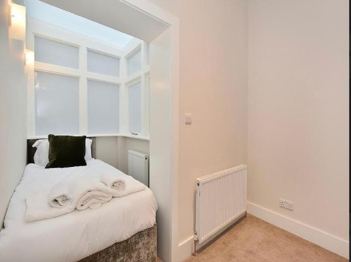 Modern 3 Bedrooms Flat In South Kensington Apartment