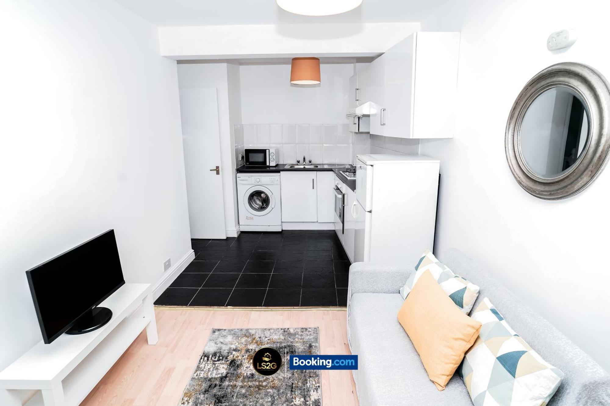 Cosy 2 Bedroom By Ls2g Short Lets & Serviced Greater Apartment London