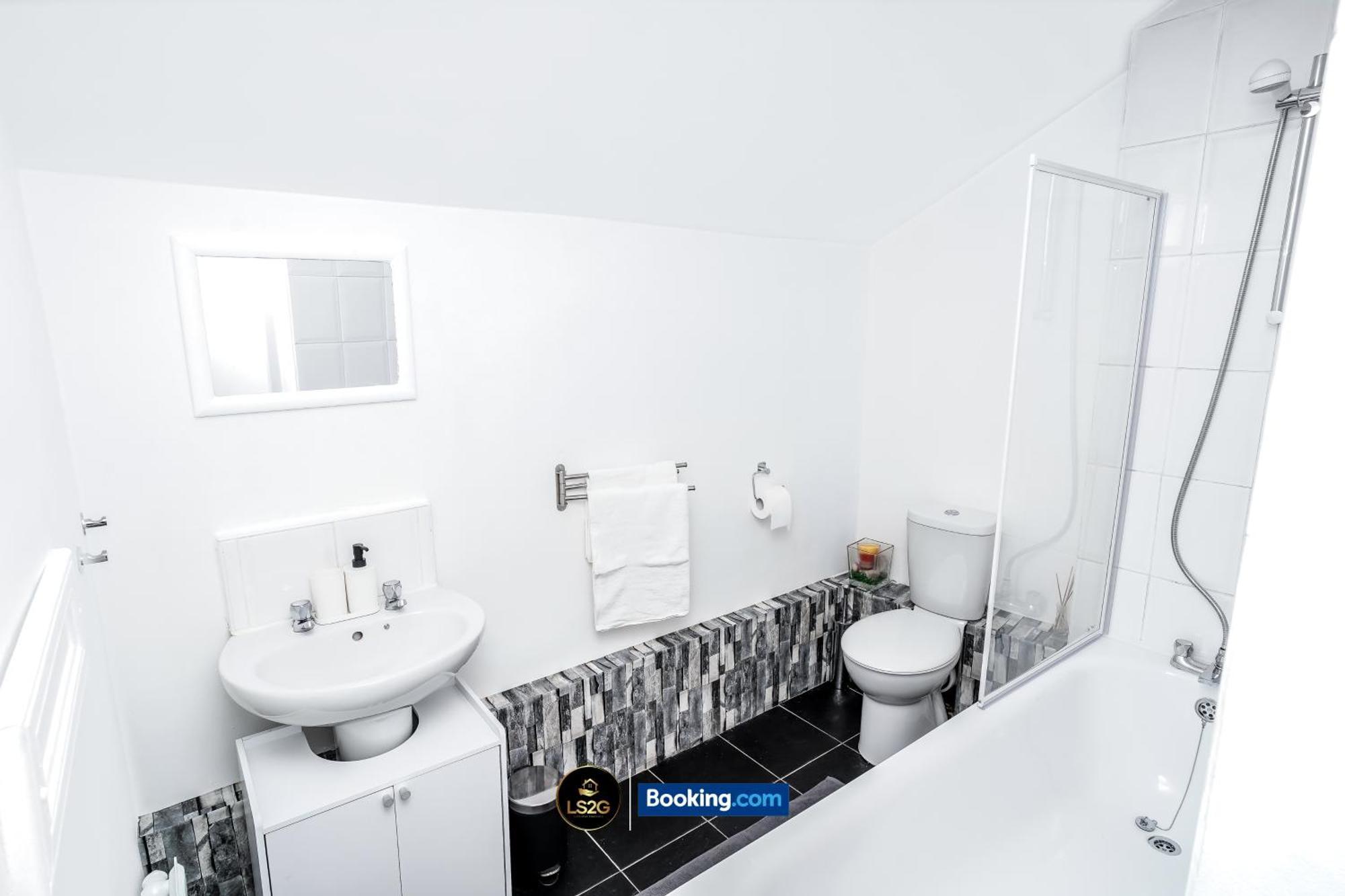 Cosy 2 Bedroom By Ls2g Short Lets & Serviced Greater Apartment *