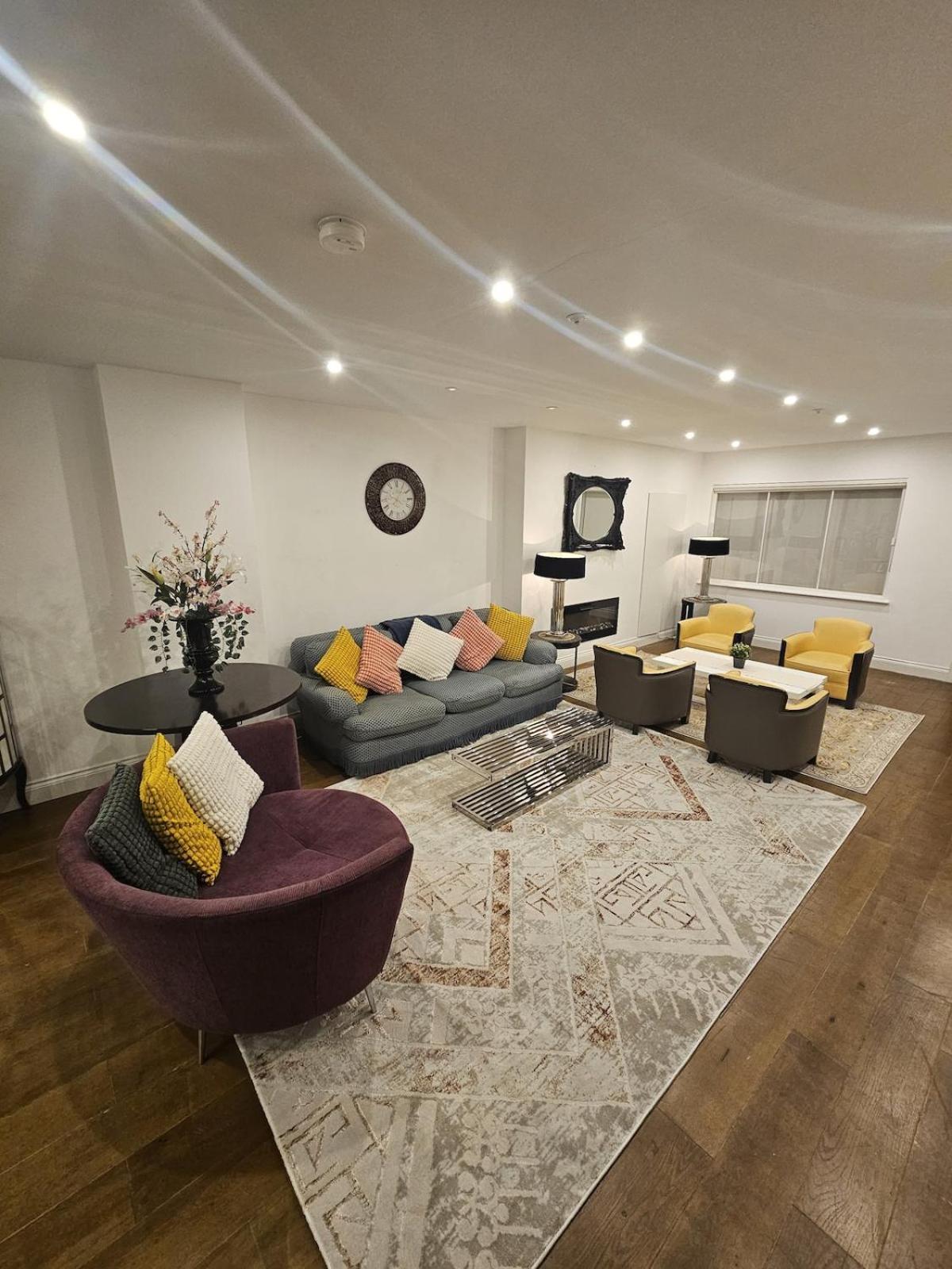 Care London- Elegant & Central, Sloane Avenue, Chelsea * London