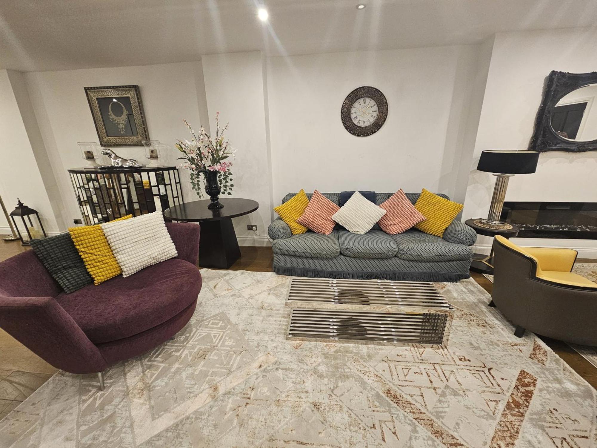 Holiday home Care London- Elegant & Central, Sloane Avenue, Chelsea *