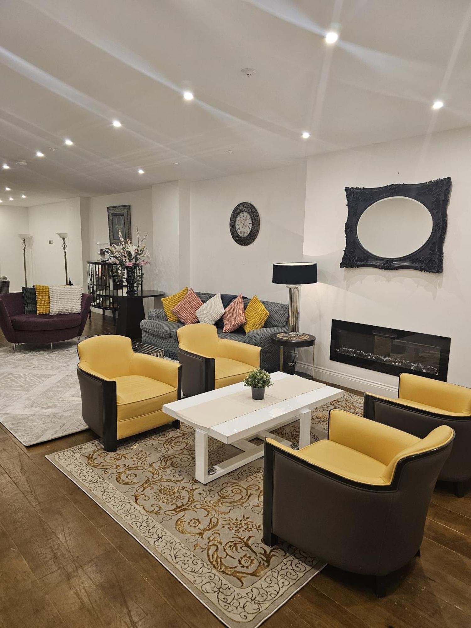 Care London- Elegant & Central, Sloane Avenue, Chelsea * London