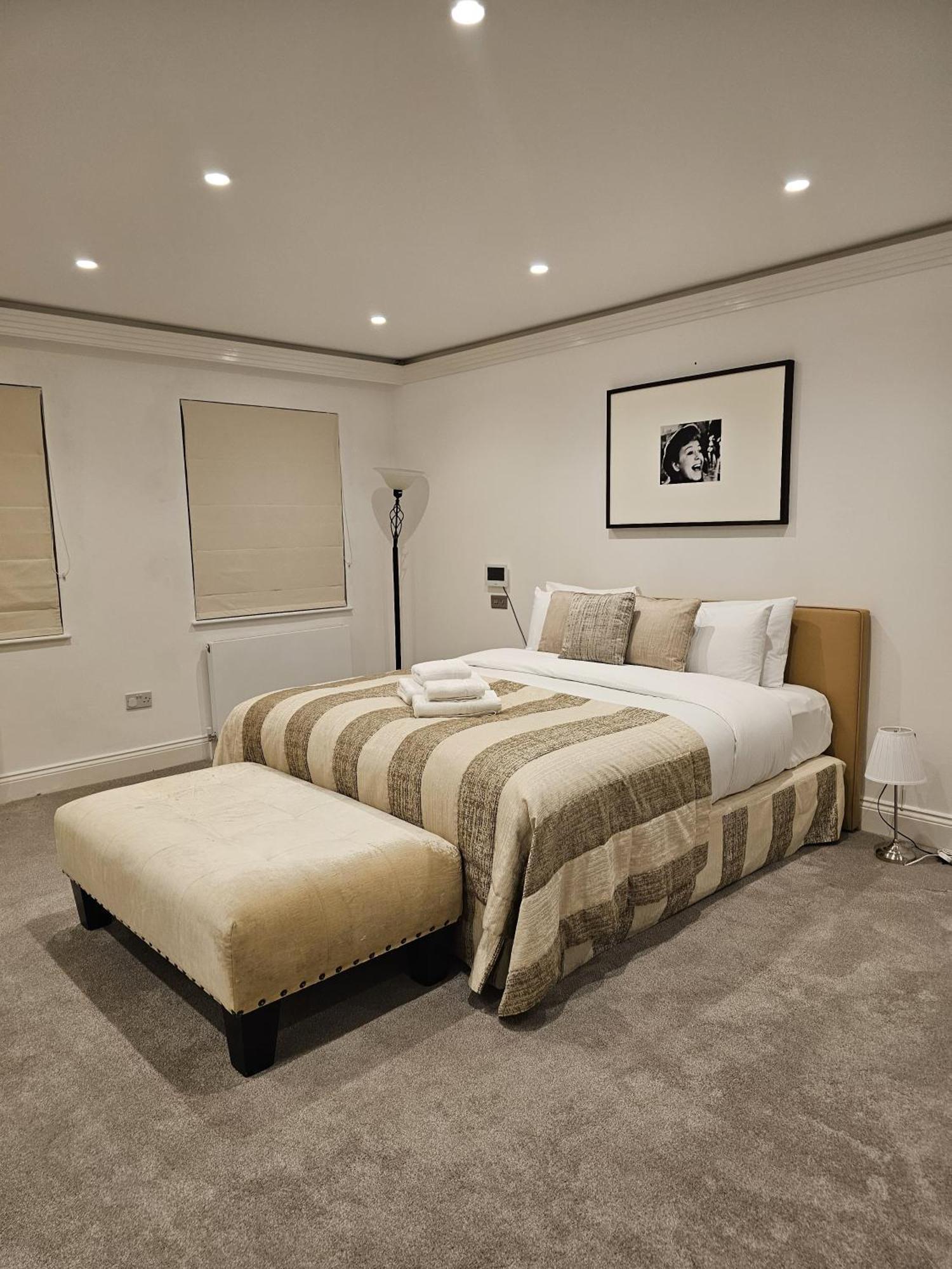 Holiday home Care London- Elegant & Central, Sloane Avenue, Chelsea *