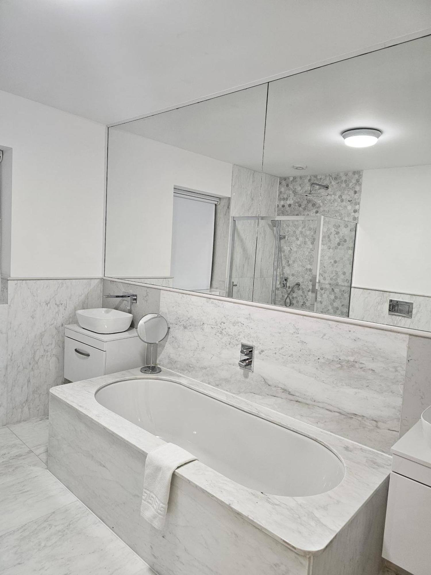 Care London- Elegant & Central, Sloane Avenue, Chelsea Holiday home London