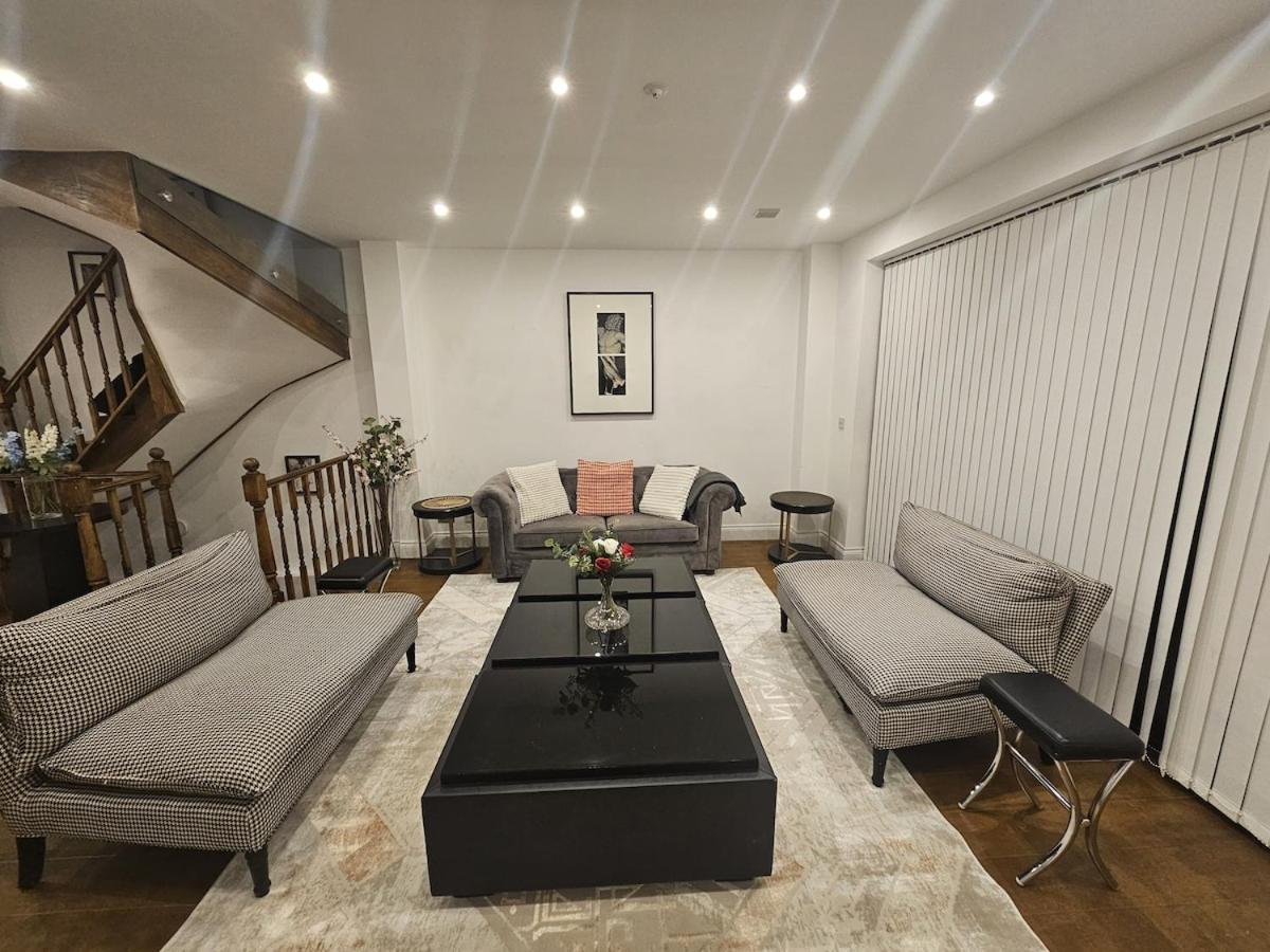 Holiday home Care London- Elegant & Central, Sloane Avenue, Chelsea