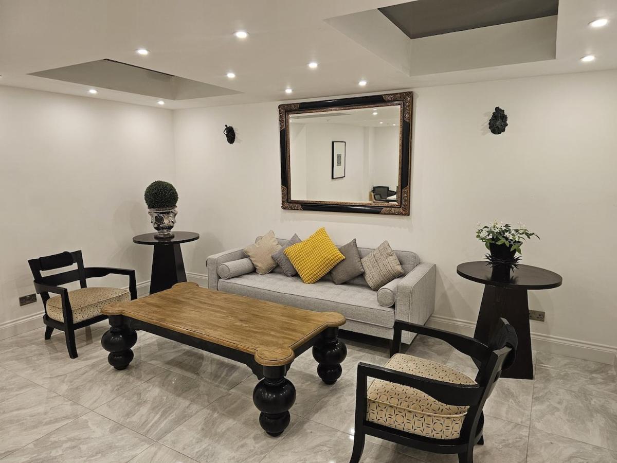 Care London- Elegant & Central, Sloane Avenue, Chelsea Holiday home