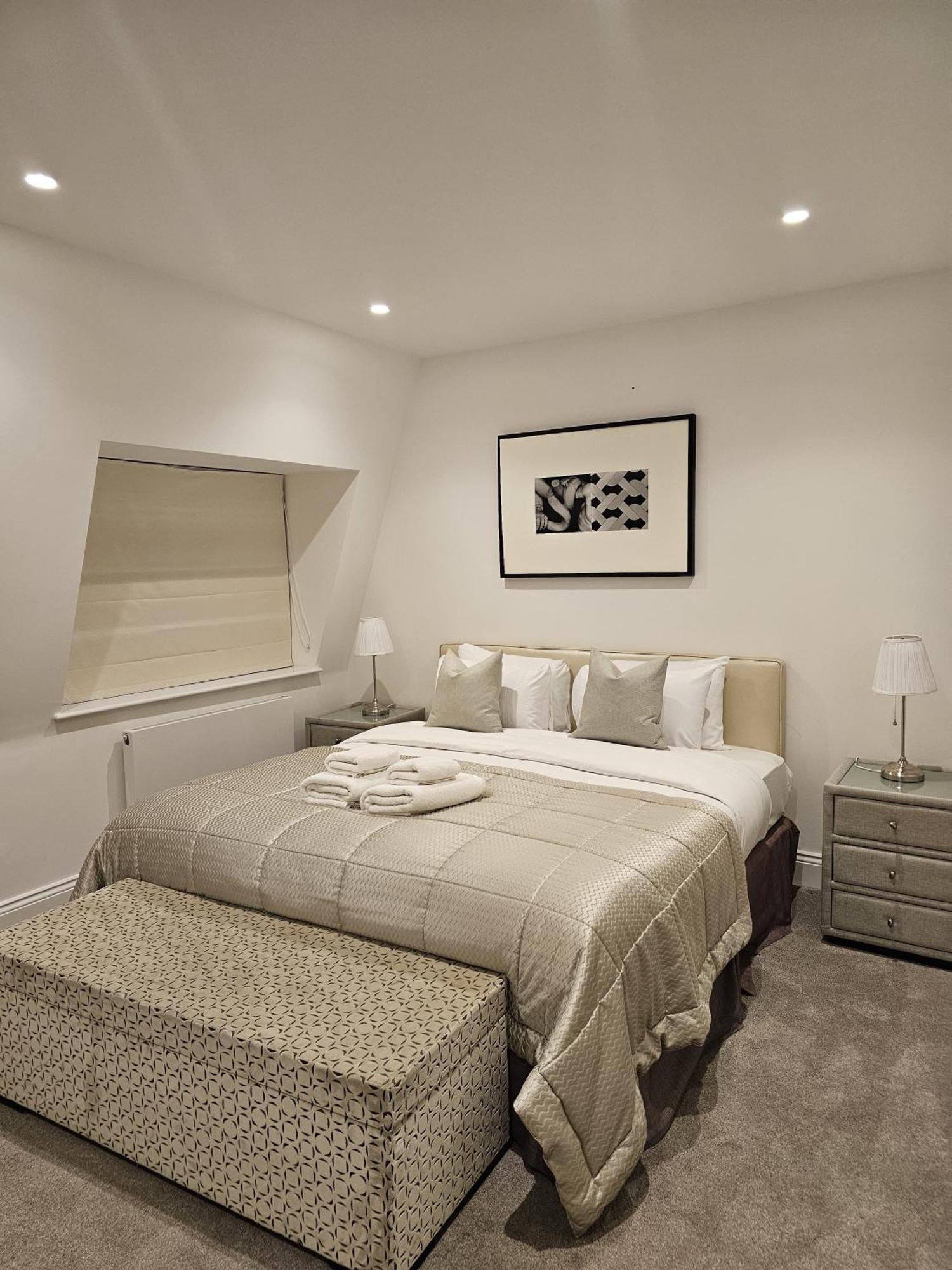 Holiday home Care London- Elegant & Central, Sloane Avenue, Chelsea *