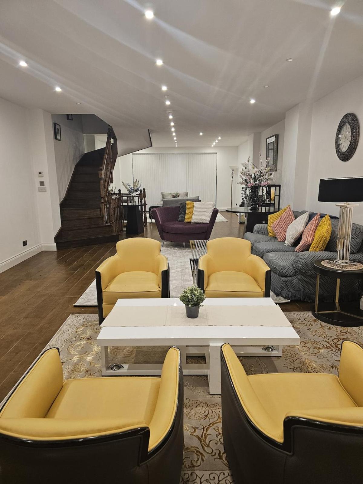 Care London- Elegant & Central, Sloane Avenue, Chelsea Holiday home *