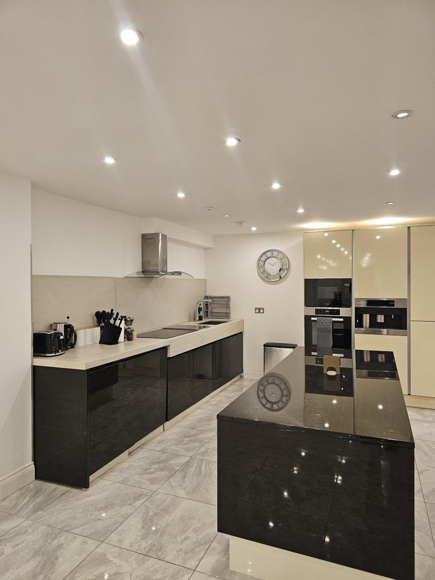 Care London- Elegant & Central, Sloane Avenue, Chelsea Holiday home London